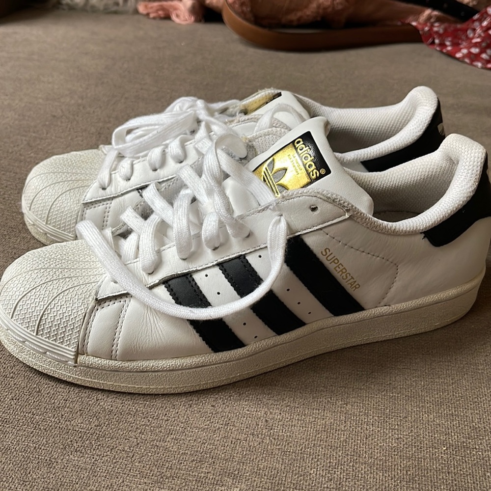 adidas classic superstar sneakers size 8.5